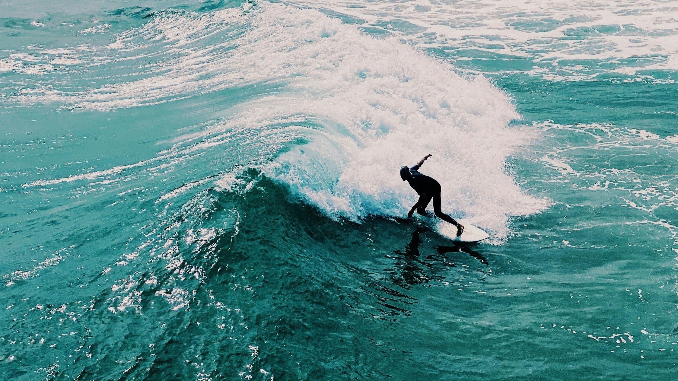 Why Choose Electric Surfboards Over Gas-Powered Surfboards