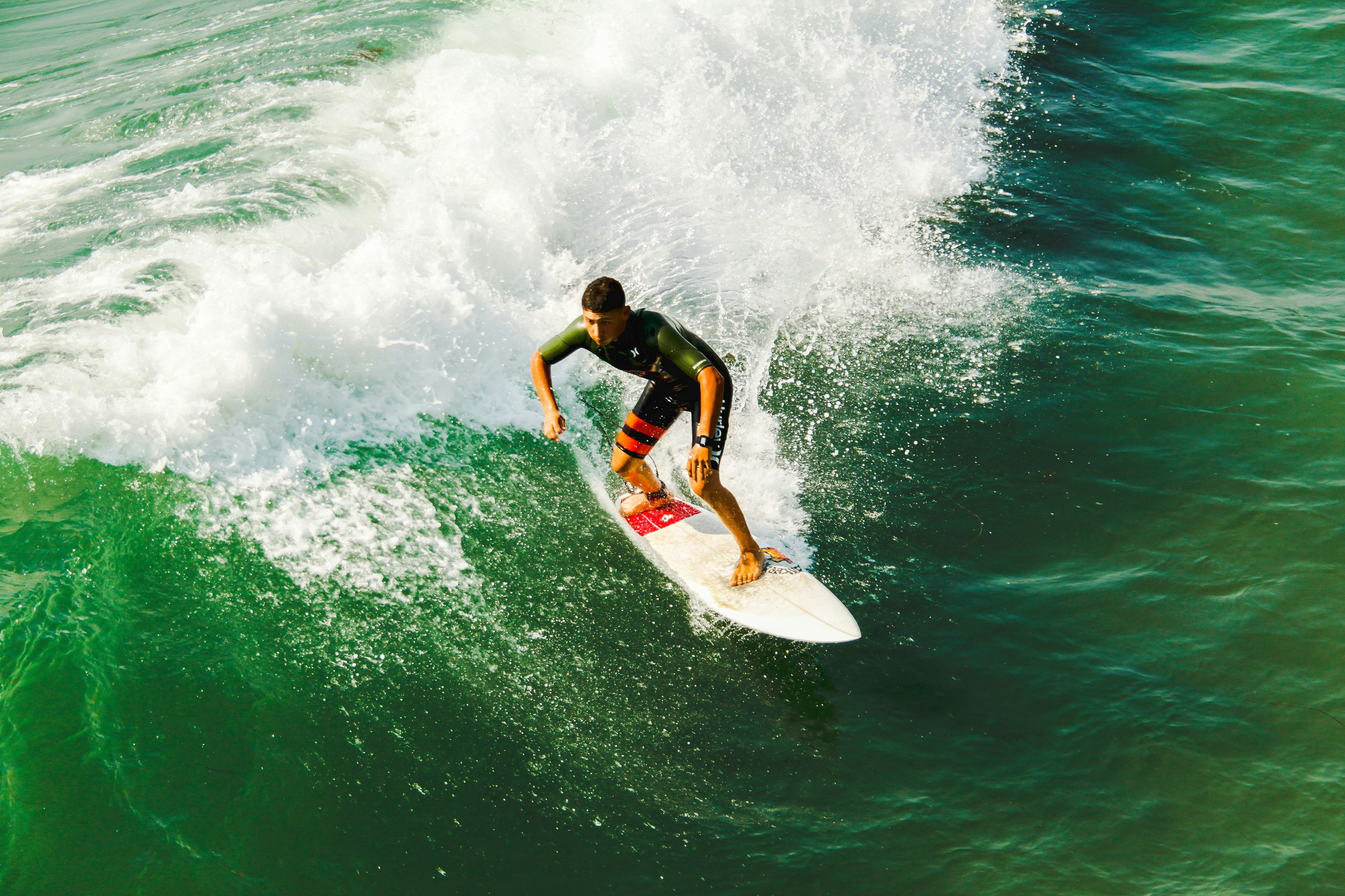 Electric Surfboard Beginner's Guide: Essential Tips and Advice for Novices
